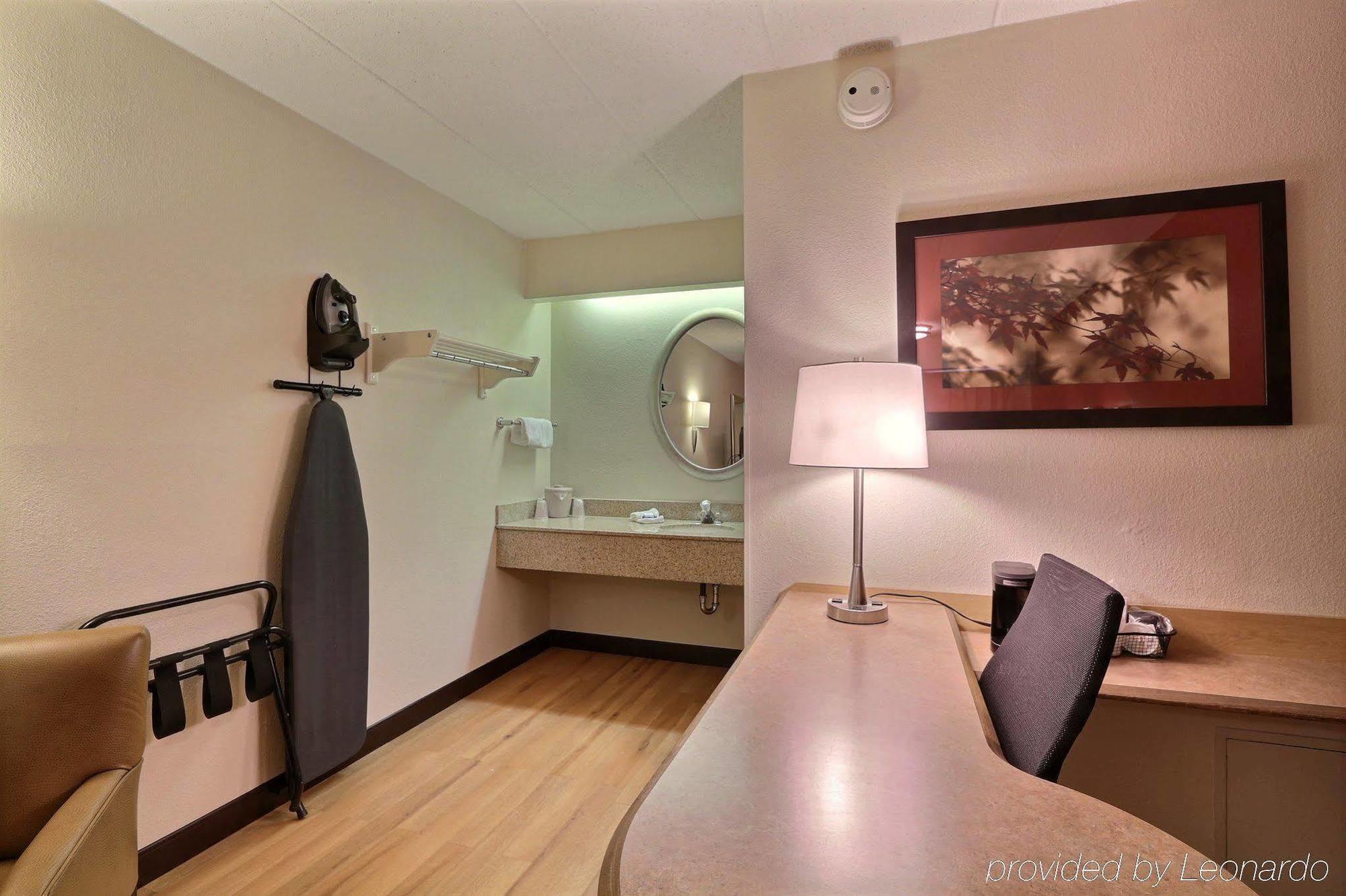Red Roof Inn Detroit - Plymouth/Canton Екстер'єр фото