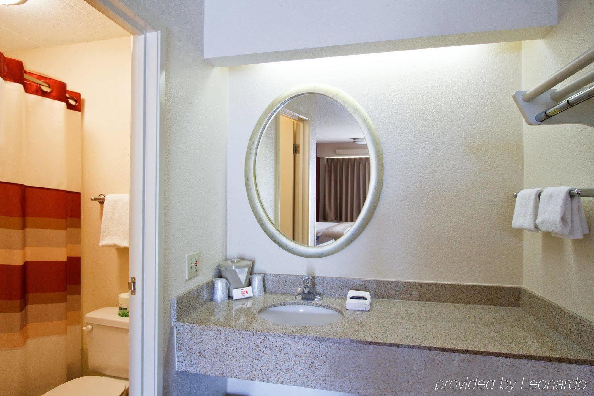 Red Roof Inn Detroit - Plymouth/Canton Екстер'єр фото